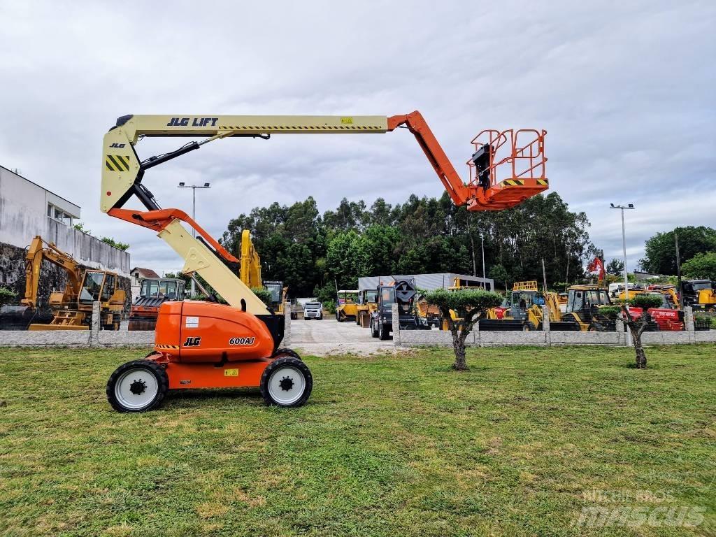 JLG 600 AJ ブームリフト　屈伸型