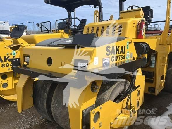 Sakai GW754 タイヤローラ