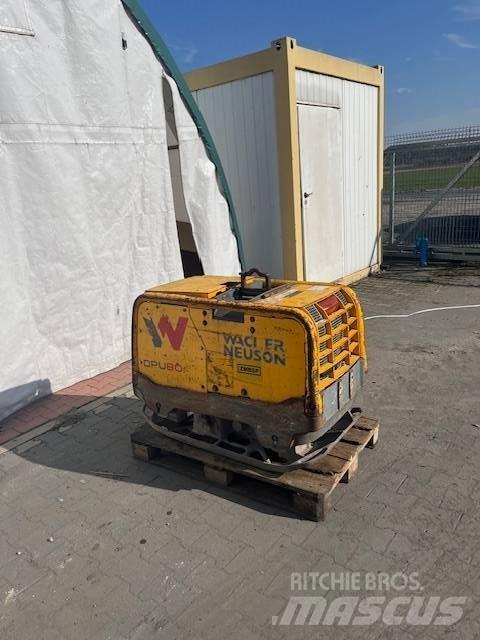 Wacker Neuson DPU 80 プレートコンパクター