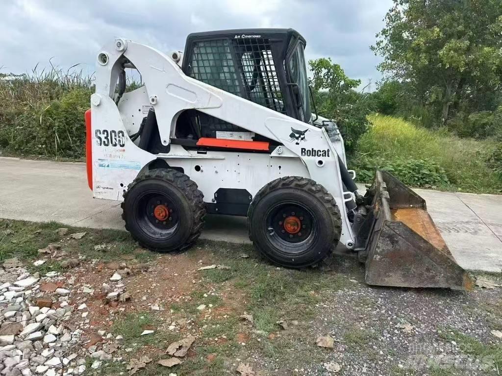 Bobcat S 300 スキッドステアローダー