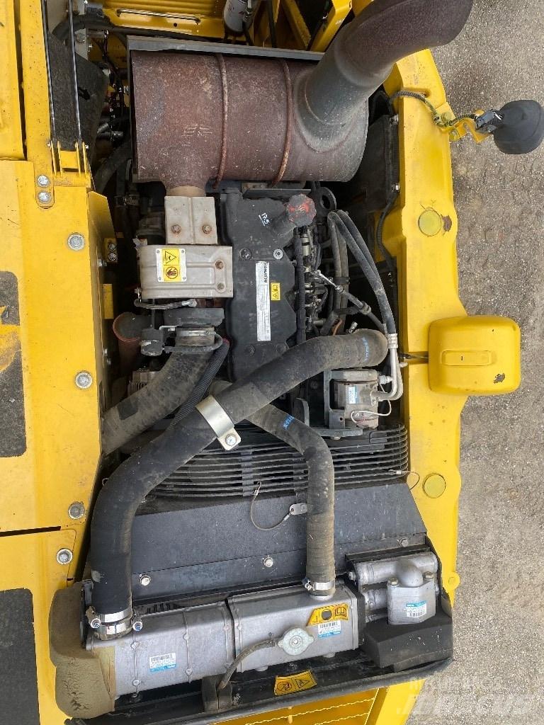 Komatsu PW 148-8 ホイール式油圧ショベル（パワーショベル・ユンボ・バックホー）