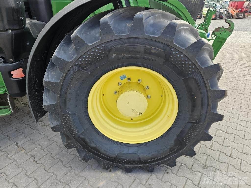 John Deere 6195R トラクター