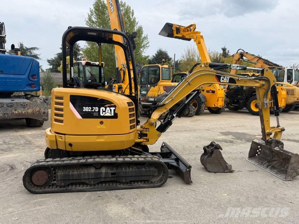 CAT 302.7 CR ミニ油圧ショベル 7t以下（ミニユンボ・ミニディガー）
