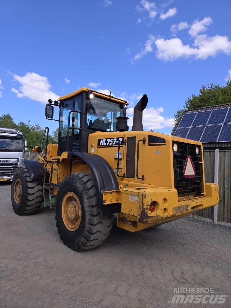 Hyundai HL 757-7 ホイールローダー・タイヤショベル