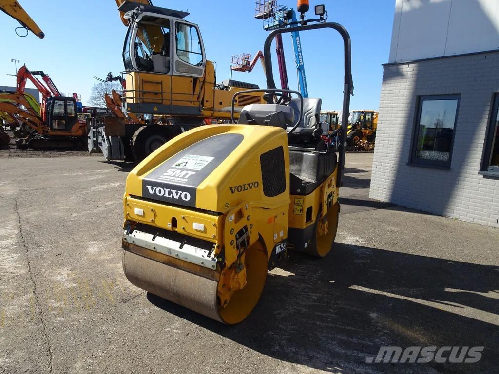 Volvo DD25P タンデムローラ