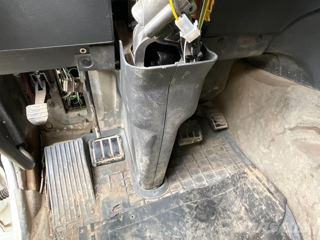 Yanmar TW 95 ホイール式油圧ショベル（パワーショベル・ユンボ・バックホー）