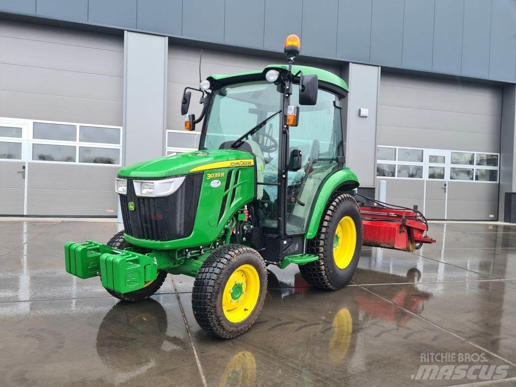 John Deere 3039R トラクター