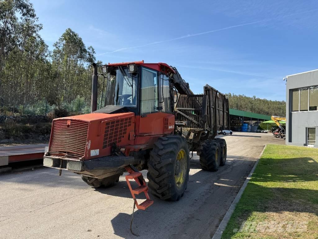 Komatsu 840.3 フォワーダー