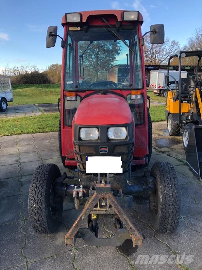 Shibaura ST 330 HST コンパクトトラクター