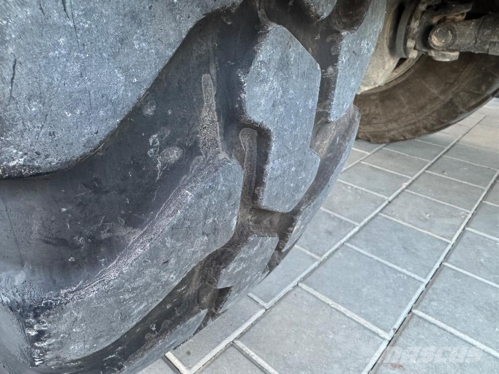 Liebherr L 506 ホイールローダー・タイヤショベル