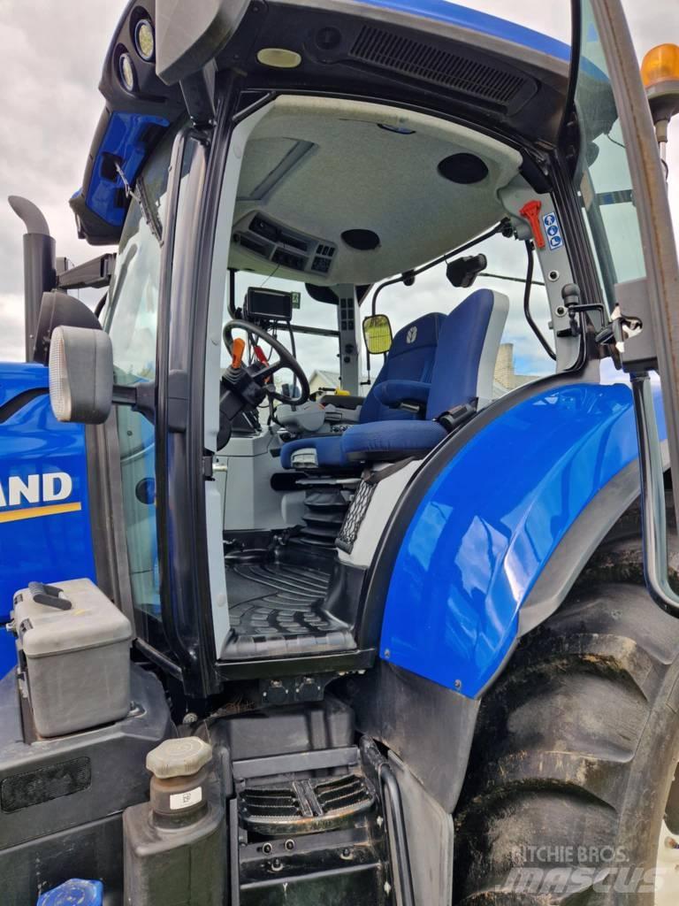 New Holland T 7.210 トラクター