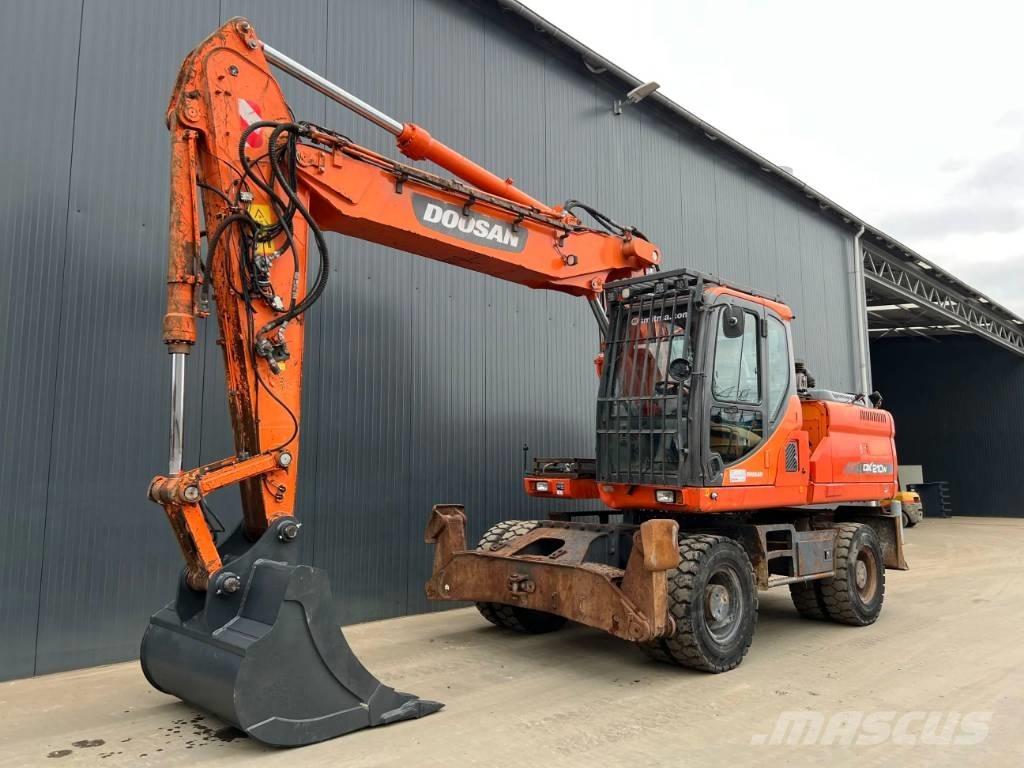 Doosan DX210W ホイール式油圧ショベル（パワーショベル・ユンボ・バックホー）