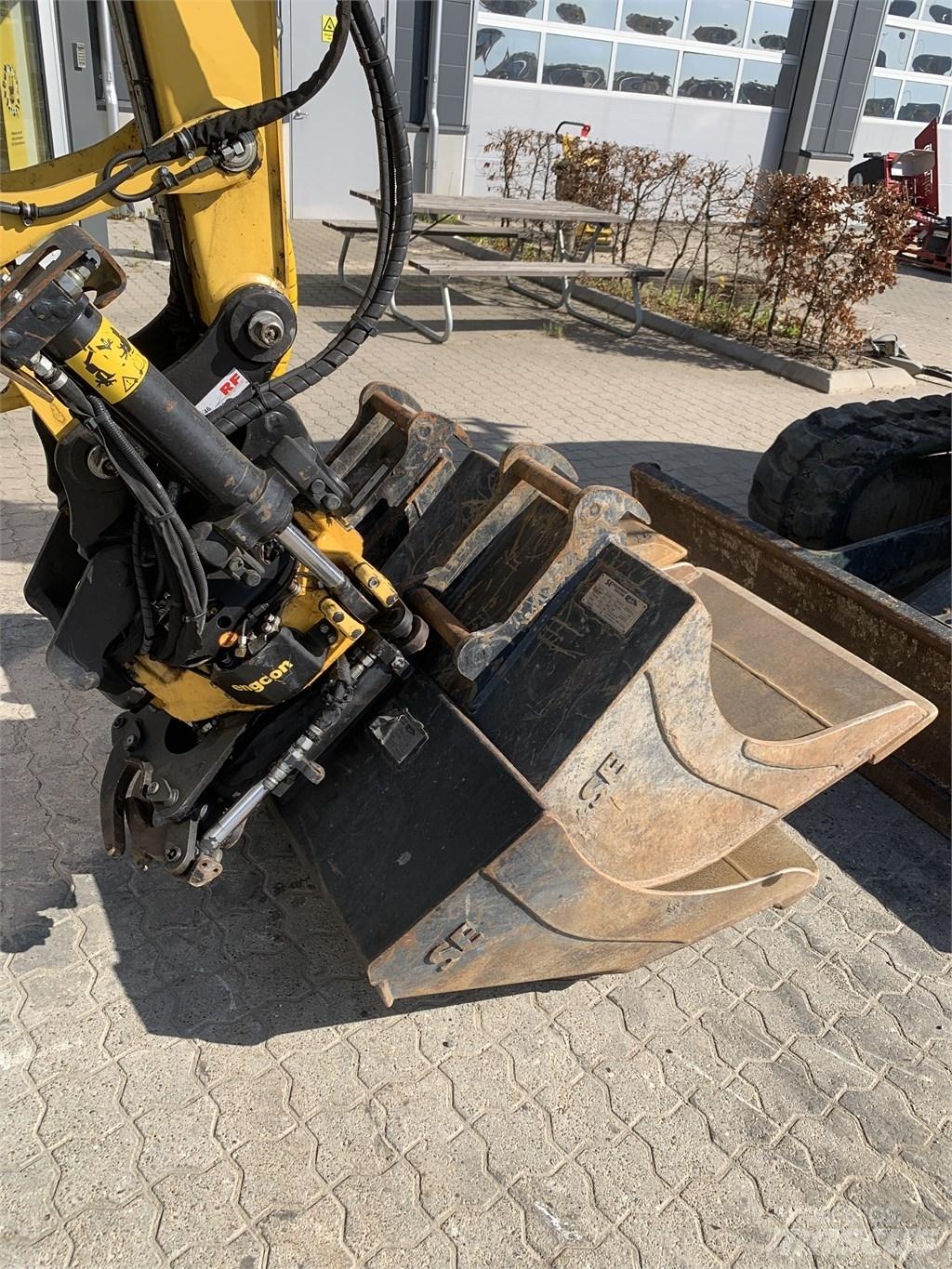 Yanmar SV 60 B ミニ油圧ショベル 7t以下（ミニユンボ・ミニディガー）