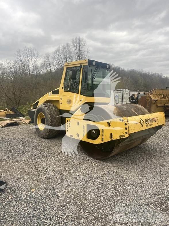 Bomag BW213D-4 振動ローラ