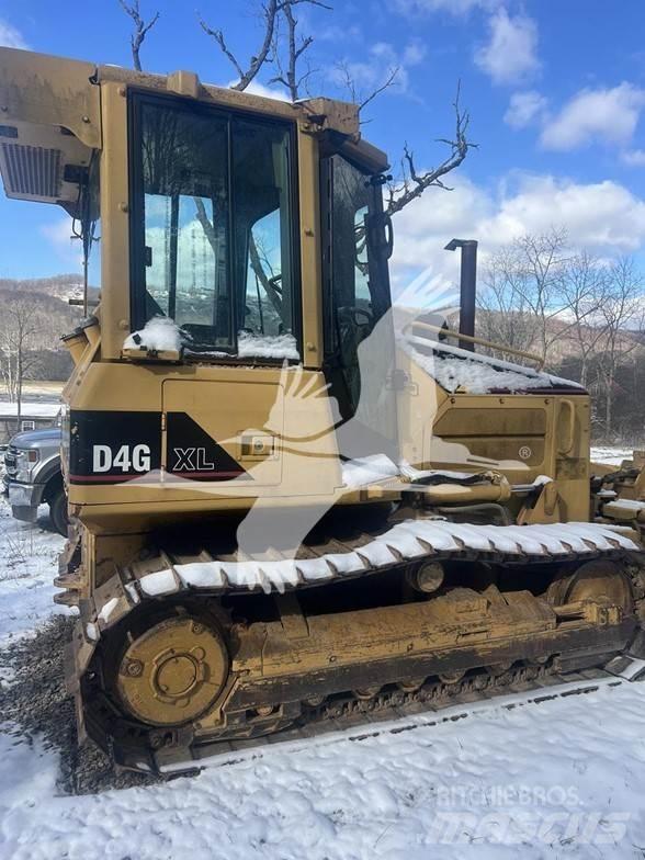 CAT D4G XL ブルドーザー