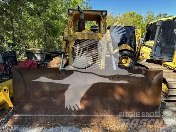 CAT D6D ブルドーザー