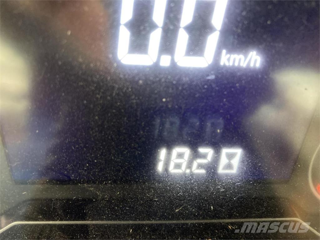 John Deere 5090M トラクター