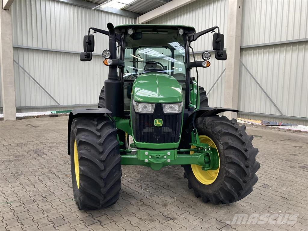 John Deere 5090M トラクター