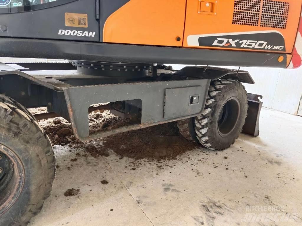 Doosan DX 150W-9C ホイール式油圧ショベル（パワーショベル・ユンボ・バックホー）
