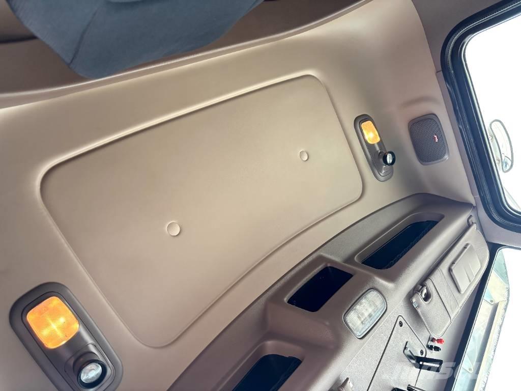 Peterbilt 389 レッカー車