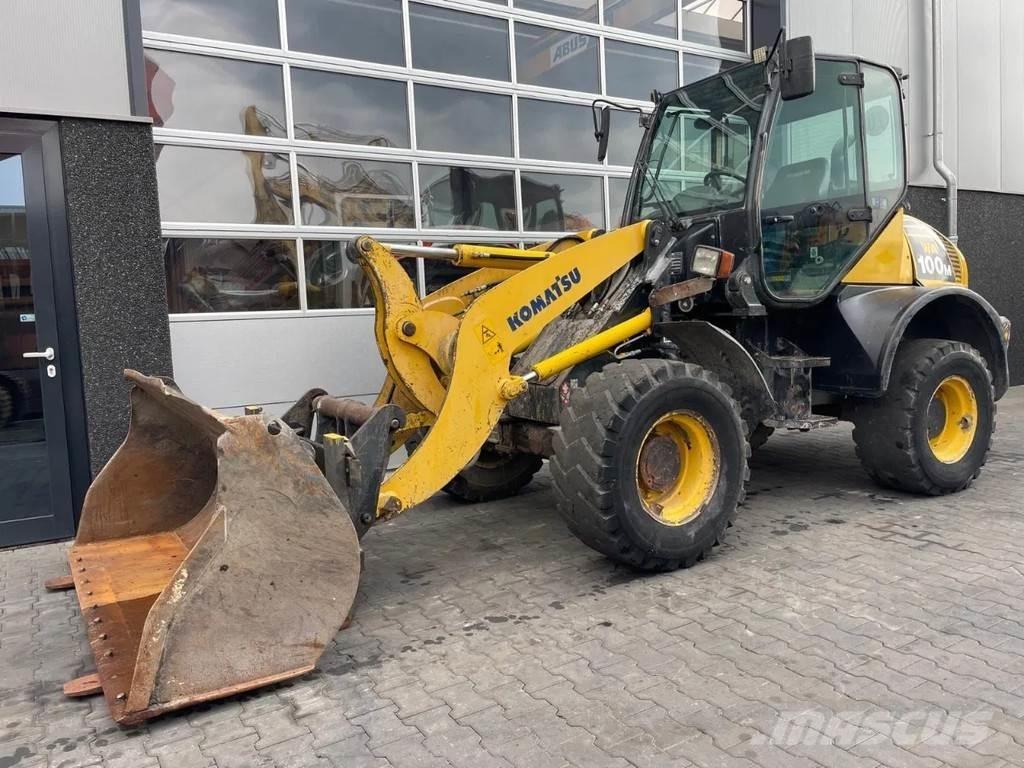 Komatsu WA100 ホイールローダー・タイヤショベル
