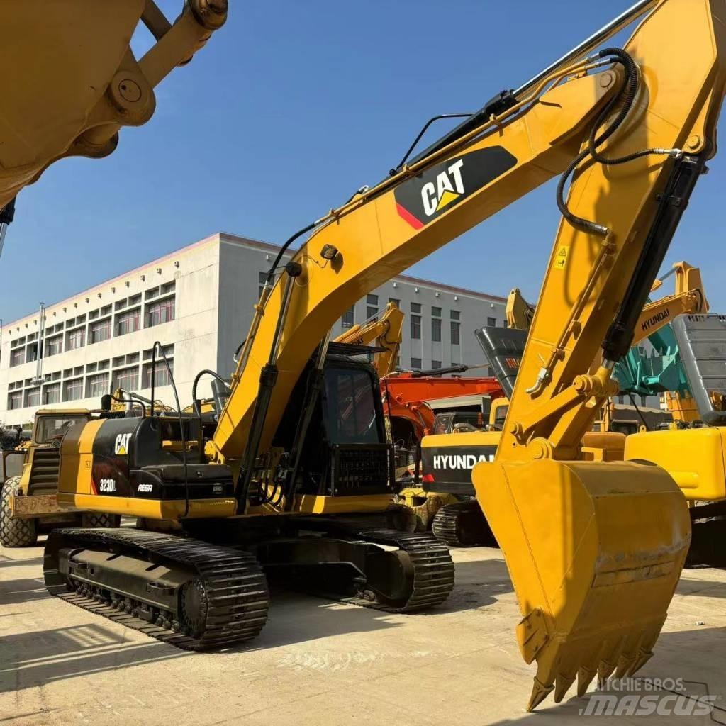 CAT 323 D L 大型油圧ショベル12t以上（パワーショベル・ユンボ）