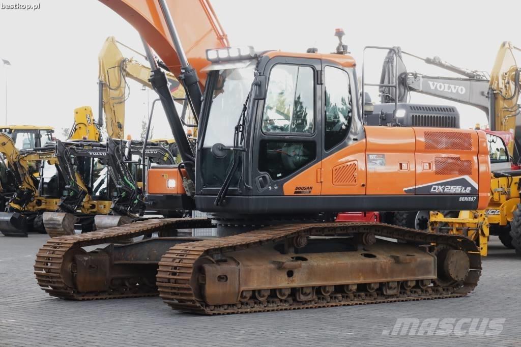 Doosan DX 255 LC-7 大型油圧ショベル12t以上（パワーショベル・ユンボ）