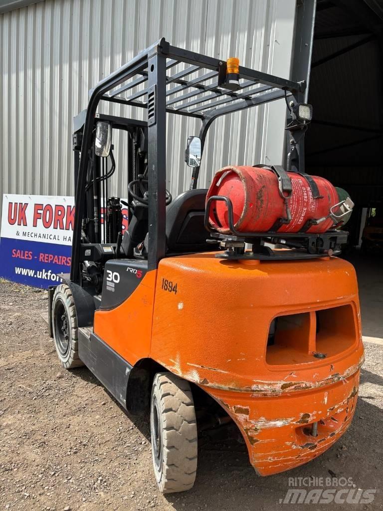Doosan G 30 E-5 LPGフォークリフト