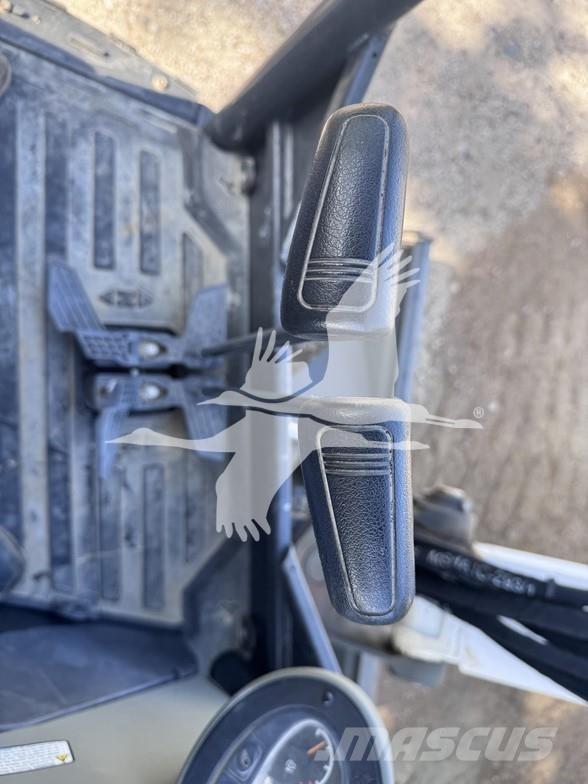 Bobcat E35i ミニ油圧ショベル 7t以下（ミニユンボ・ミニディガー）