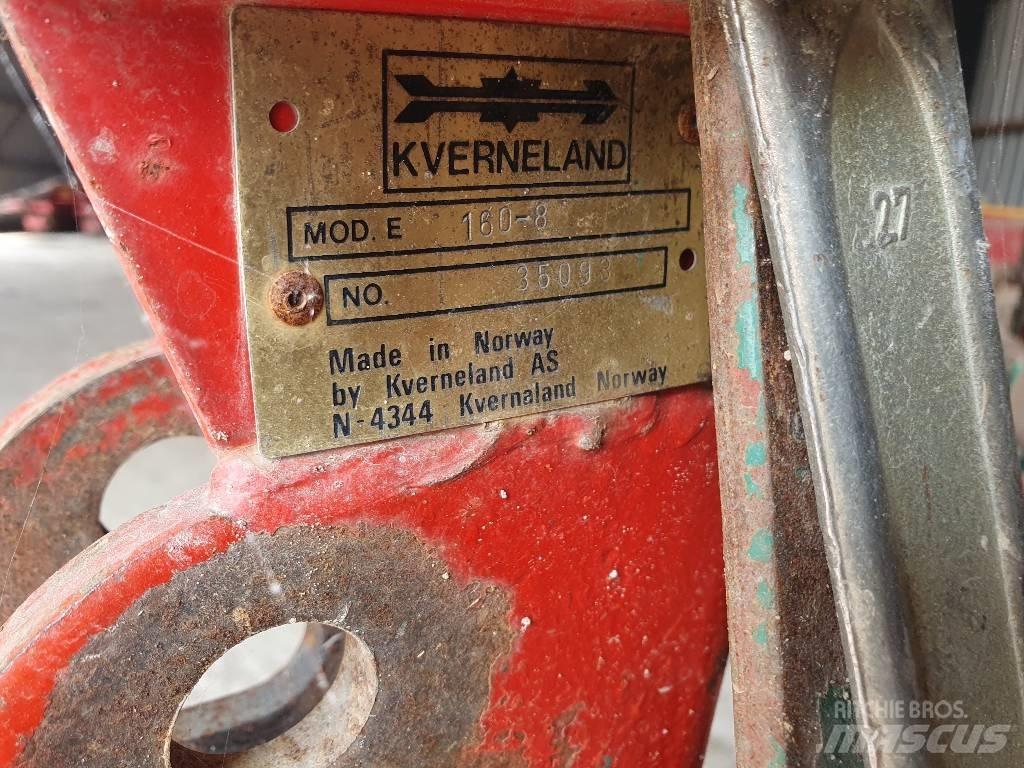 Kverneland E160 リバーシブルプラウ
