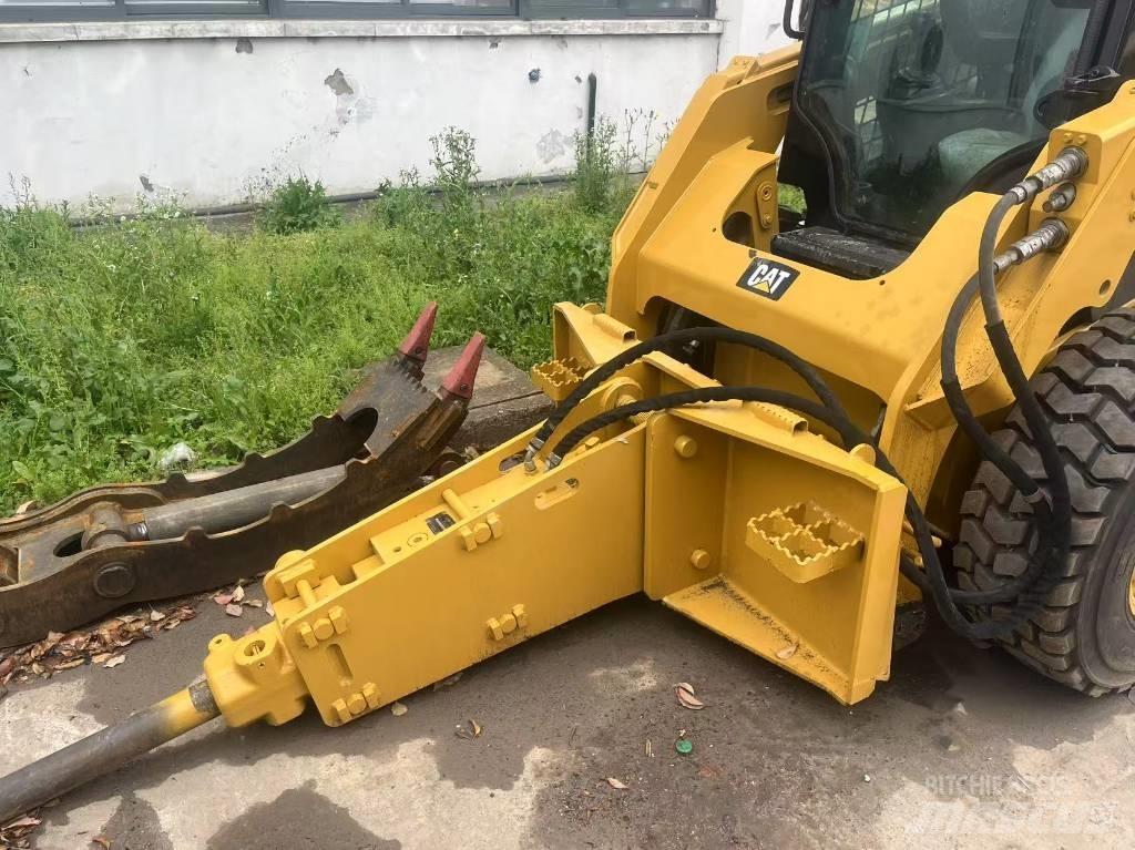 CAT 246 D スキッドステアローダー