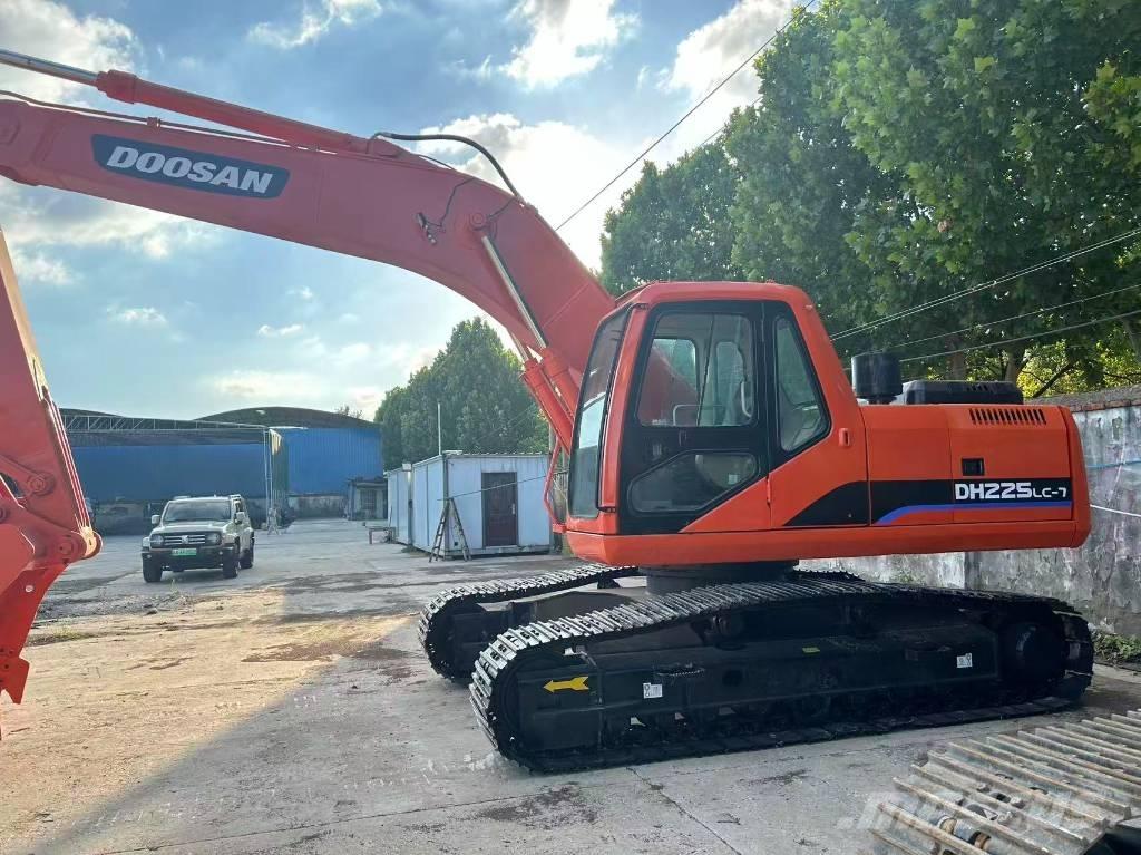 Doosan 225 大型油圧ショベル12t以上（パワーショベル・ユンボ）
