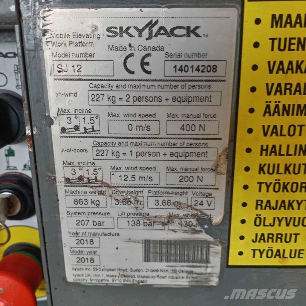 SkyJack SJ 12 垂直昇降型リフト