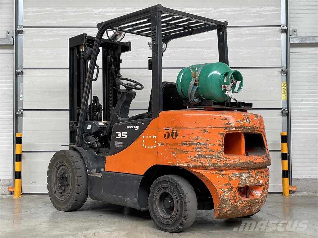 Doosan G35C-5 LPGフォークリフト