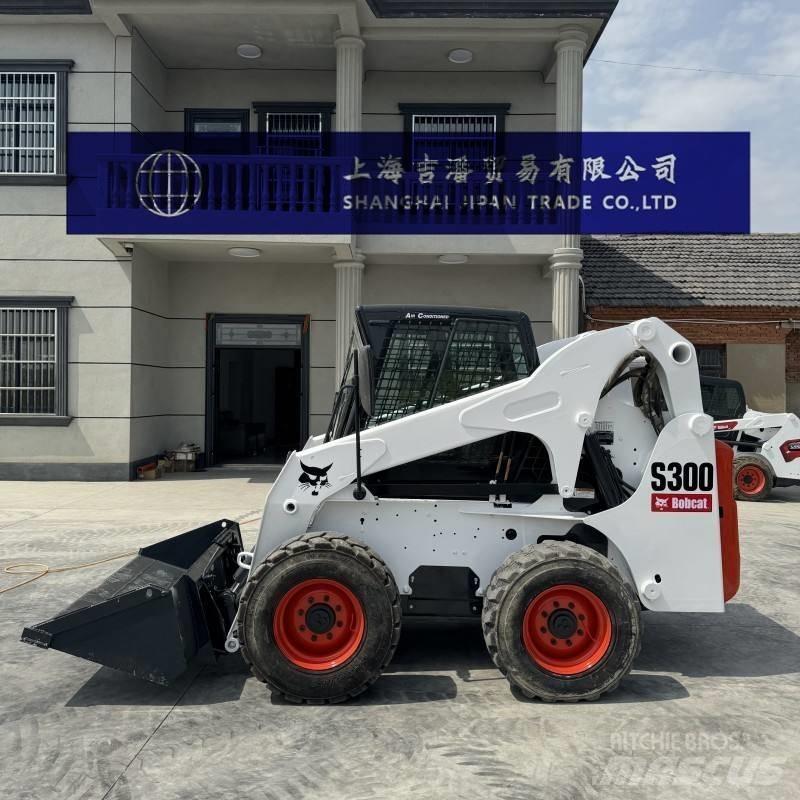Bobcat S 300 スキッドステアローダー
