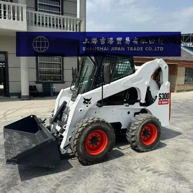Bobcat S 300 スキッドステアローダー