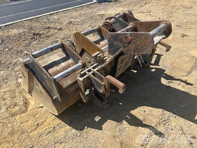 Komatsu PW98 MR-10 ホイール式油圧ショベル（パワーショベル・ユンボ・バックホー）