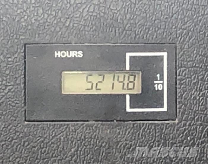 Hyundai HW140 ホイール式油圧ショベル（パワーショベル・ユンボ・バックホー）