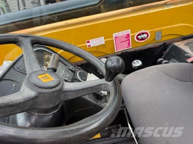 JCB 533-105 テレスコーピックハンドラー