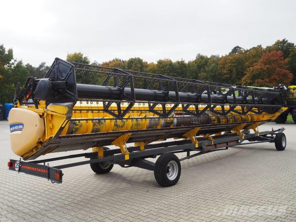 New Holland CR 9090 コンバイン