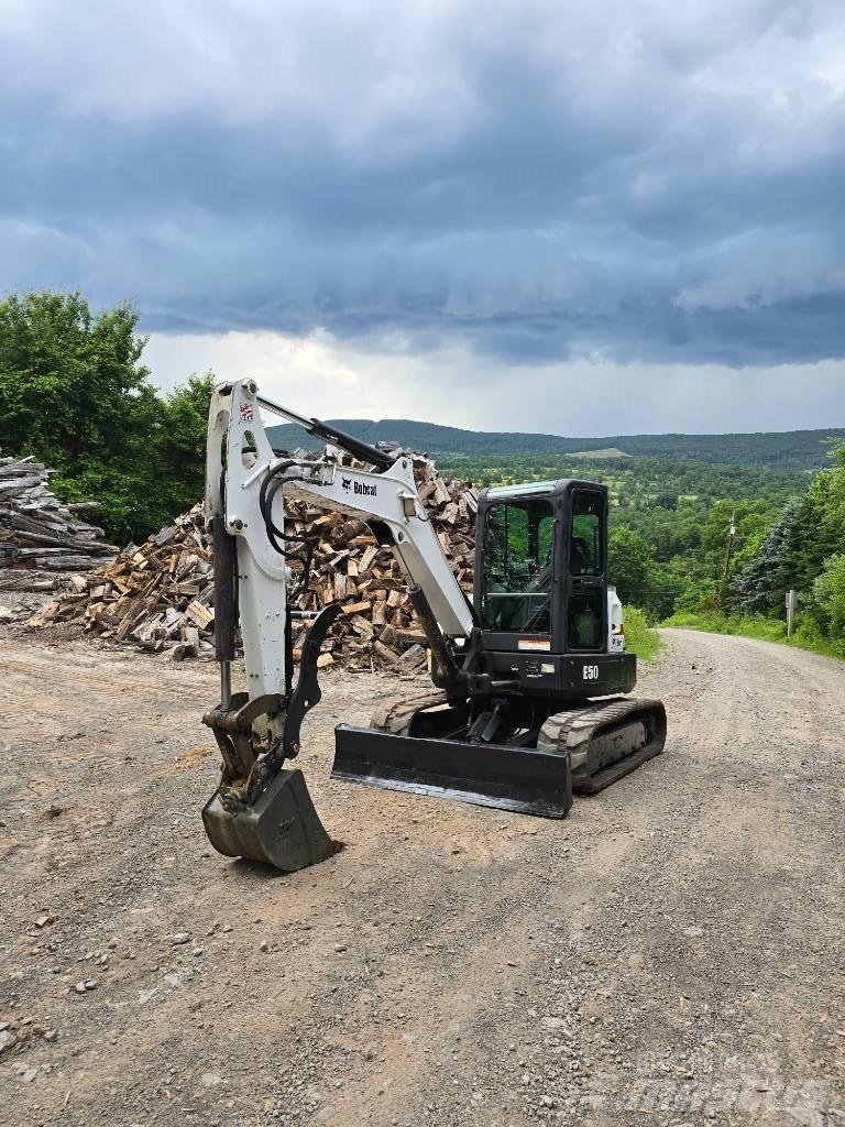 Bobcat E 50 ミニ油圧ショベル 7t以下（ミニユンボ・ミニディガー）