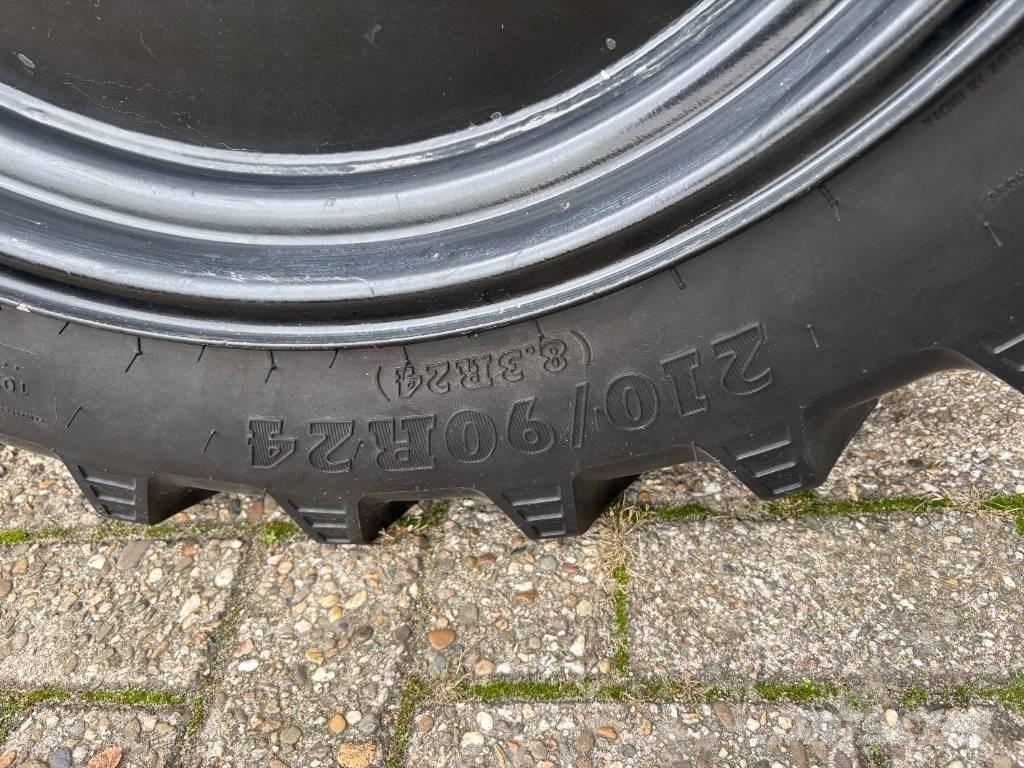 Kioti CK 3310 HST コンパクトトラクター