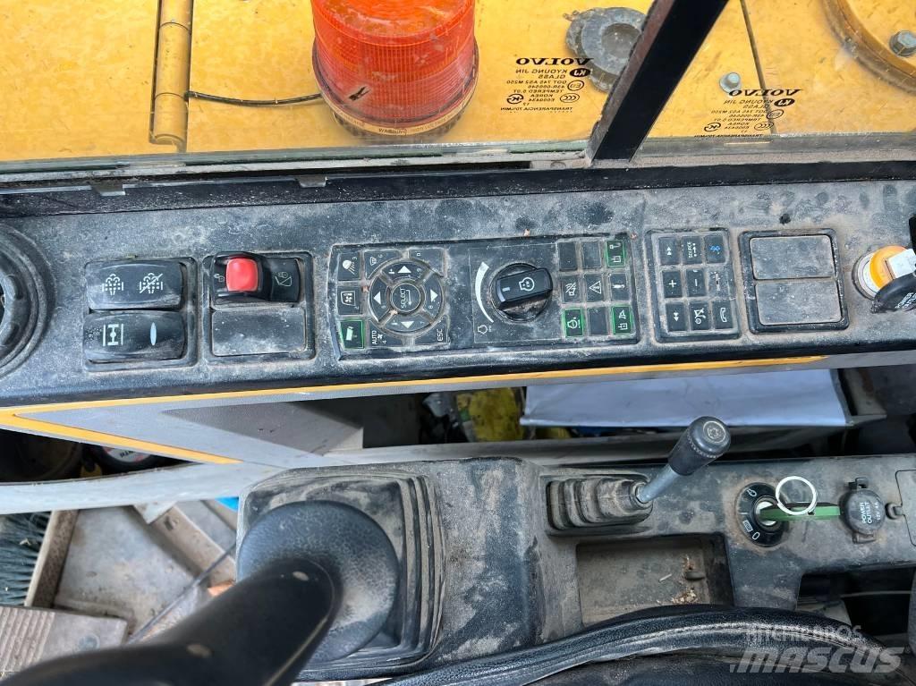 Volvo EW 60 E ホイール式油圧ショベル（パワーショベル・ユンボ・バックホー）