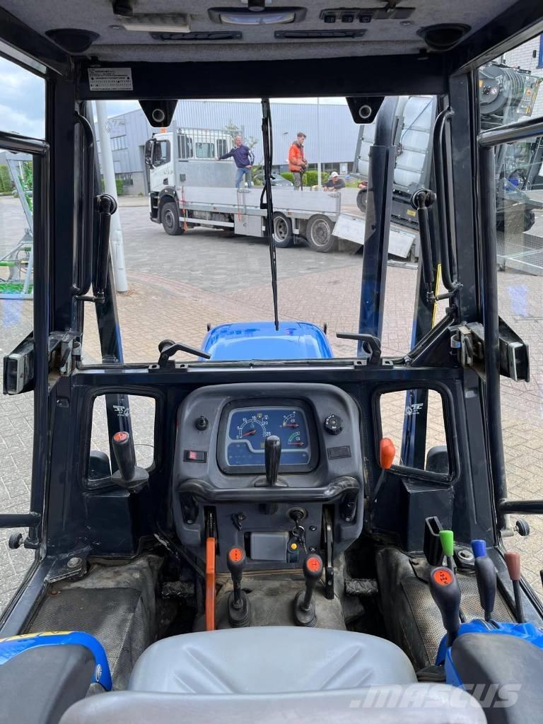 New Holland TK 4030f トラクター