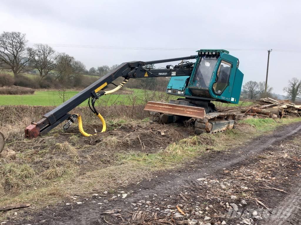 Neuson 132 HV T ハーベスター