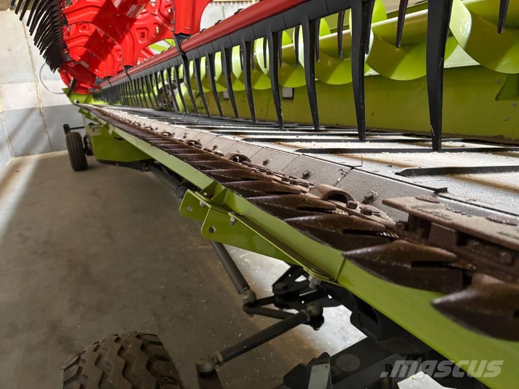CLAAS LEXION 8800 TT コンバイン