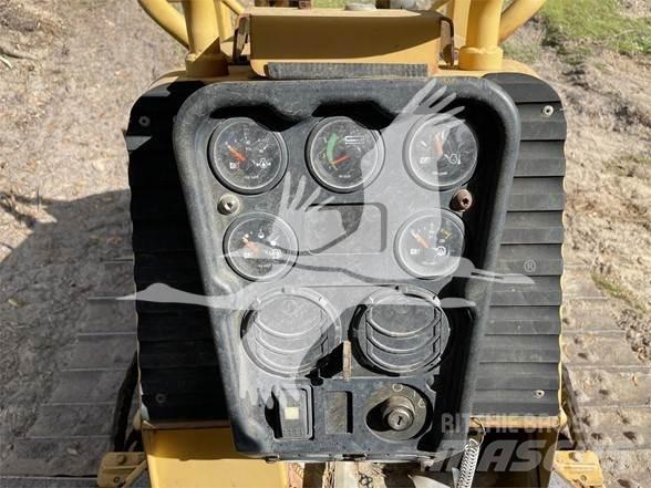 CAT D3G XL ブルドーザー