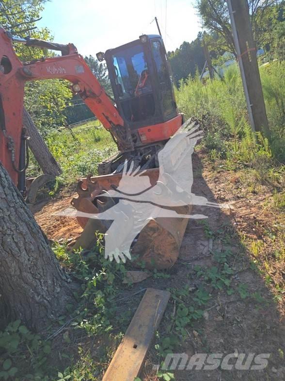 Kubota KX033-4 ミニ油圧ショベル 7t以下（ミニユンボ・ミニディガー）