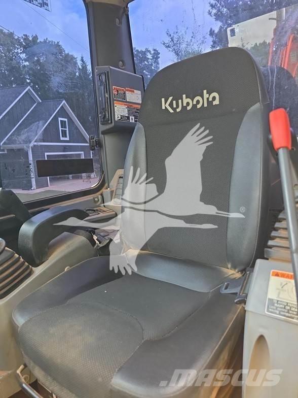 Kubota KX033-4 ミニ油圧ショベル 7t以下（ミニユンボ・ミニディガー）
