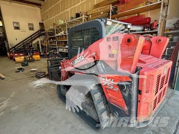 Kubota SVL75-2 スキッドステアローダー